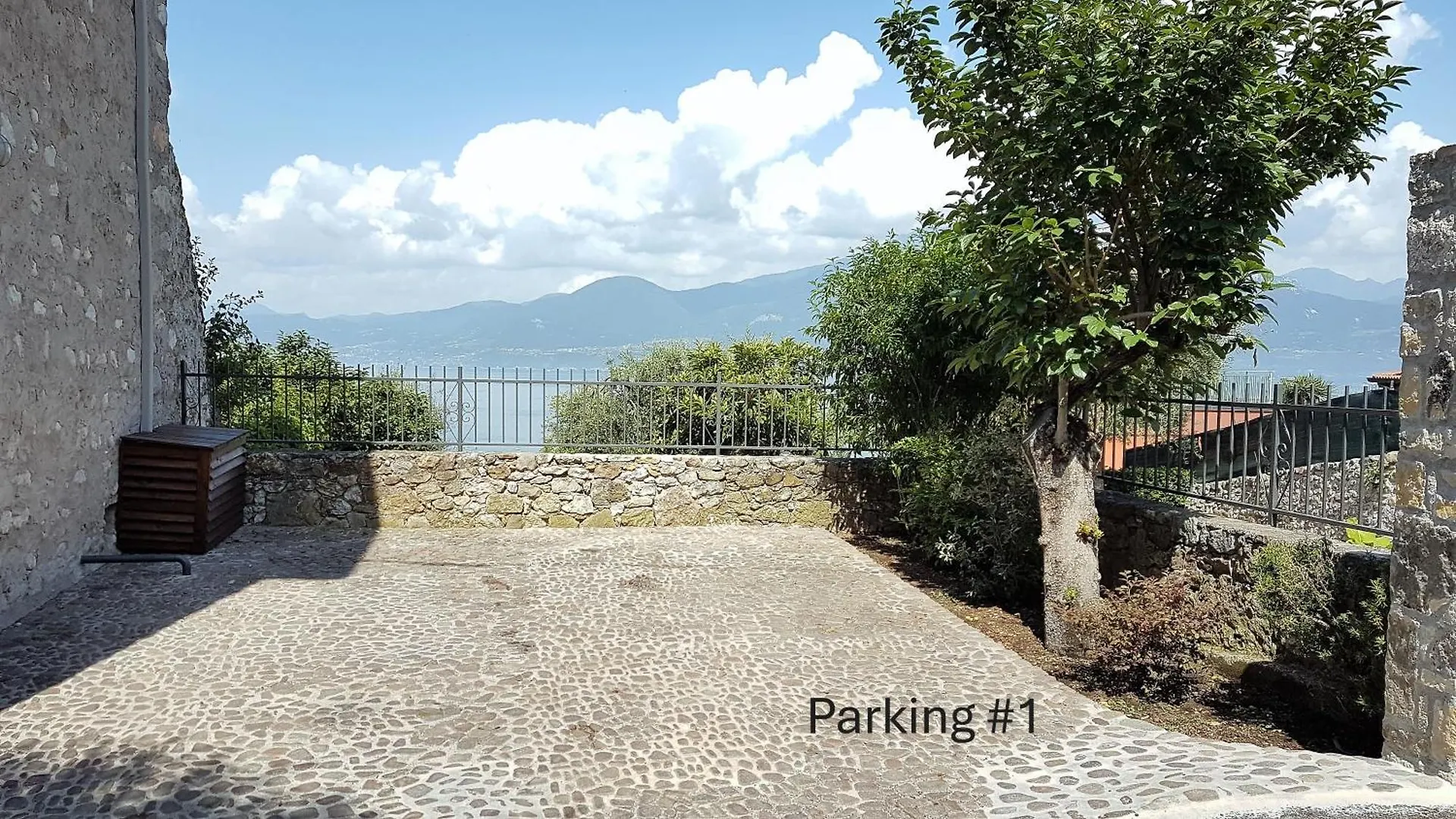 Al Piccolo Borgo Antico Apartment Torri Del Benaco Italy